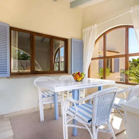 Dom wakacyjny Casa Azul Stylish House For 4 Adults And 1 Child In
